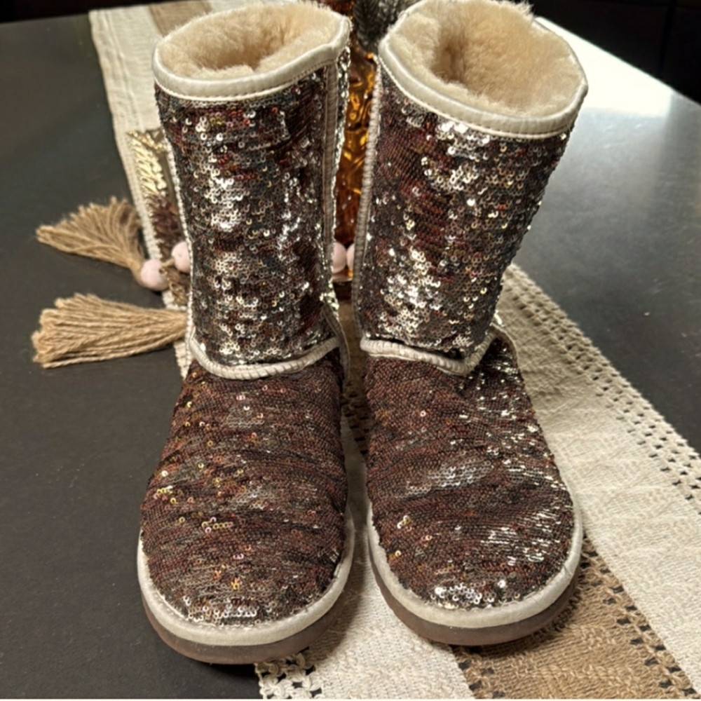 UGG Sequin Shearling Boots - Sz 9 #113